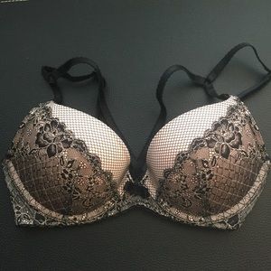 VICTORIA SECRET BRA padded!